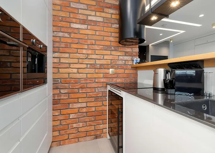 Luxury Two-level In Center With Pool, Gym And Sauna By Renters Prestige *