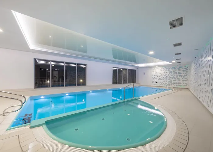 Luxury Two-level In Center With Pool, Gym And Sauna By Renters Prestige