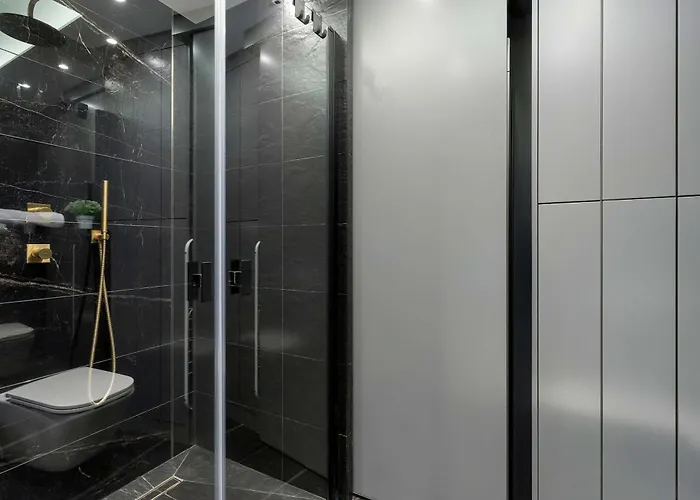 Luxury Two-level In Center With Pool, Gym And Sauna By Renters Prestige