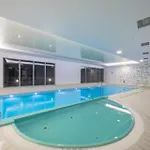 Luxury Two-level In Center With Pool, Gym And Sauna By Renters Prestige