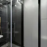Luxury Two-level In Center With Pool, Gym And Sauna By Renters Prestige