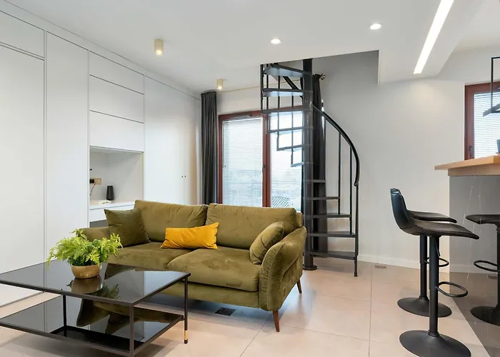 Luxury Two-level In Center With Pool, Gym And Sauna By Renters Prestige *